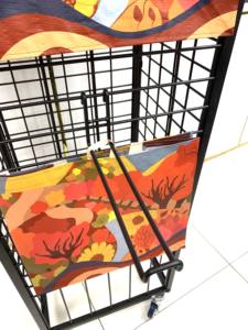 Estante Metálico Resistente para Exhibición de Bolsos - Opciones de Montaje en Pared y de Pie, Hecho en Vietnam - Product Image 5