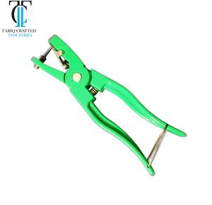 คีมติดป้ายหูสัตว์สำหรับฟาร์ม ทนทาน ใช้สำหรับปศุสัตว์ ยี่ห้อ TARIQ CRAFTED INDUSTRIES - Product Image 1