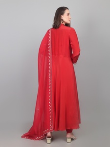 Style de mode traditionnel, tenue moderne pour femmes, robe longue Chudidar avec dupatta, look luxueux et glamour - Product Image 4