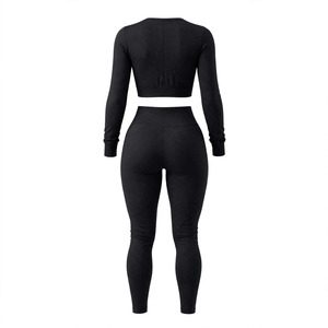 Ensemble de yoga 2 pièces personnalisé pour femme : haut court à manches longues et col rond, leggings taille haute pleine longueur, extensible et sans coutures - Product Image 2
