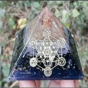 Pyramide d'Énergie en Orgonite Artisanale avec Bobine de Cuivre pour la Protection EMF et la Guérison des Chakras - Style Amour - Vente en Gros - Product Image 5