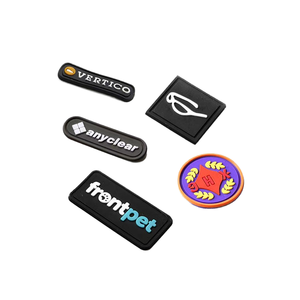 Parches de PVC de silicona 3D personalizados, etiquetas de goma duraderas para bolsas - Product Image 2