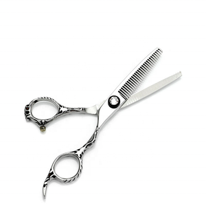 Ciseaux de coiffure professionnels personnalisés avec logo, de haute qualité, légers, pour droitiers, en acier inoxydable, pour éclaircir les cheveux - Product Image 3