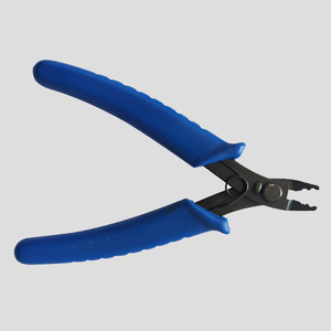 Pince à bec effilé mini portable de 4,5 pouces (120 mm) pour polissage fin, avec poignée en acier au carbone trempé rouge, dentelée, personnalisable OEM - Product Image 3