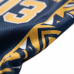 Kit d'équipe de basketball classique, maillot et short personnalisés sublimés pour les matchs, l'entraînement, les clubs, les universités, vêtements de sport, fabrication en gros - Product Image 4