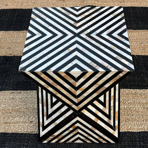 Mesa de Cajones con Incrustaciones de Hueso de ILAHI, con Base de Latón, Diseño Moderno, Detalles de Ágata, Almacenamiento de Tres Niveles, Mueble Portátil para el Hogar - Product Image 1