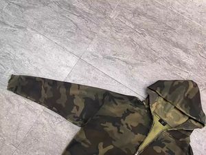 เสื้อฮู้ดดี้สตรีทแวร์ผู้ชาย ผ้าฟลีซหนานุ่ม 100% ผ้าฝ้าย กันน้ำ ใส่ได้ในฤดูหนาว สไตล์ลำลอง สกรีนลายได้ตามต้องการ มีกระเป๋า ทรงปกติ - Product Image 5