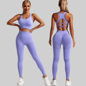 Nouvel ensemble de sport 2 pièces sans coutures tendance : soutien-gorge de sport à bretelles croisées dans le dos et leggings de fitness taille haute pour femme – Tenue de sport et de gym - Product Image 3