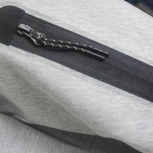 เสื้อฮู้ดคอเต่าและกางเกงขายาวปลายขาจั๊มพ์ พิมพ์โลโก้ปักลายตามสั่ง ชุดกีฬาแทรคสูทแบบยูนิเซ็กซ์ - Product Image 4