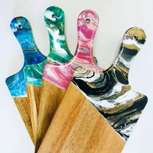 Planche à découper en bois d'acacia naturel artisanal avec résine à motifs, pour cuisine, hôtel, service de repas, fromages, charcuterie, planche à découper - Product Image 5