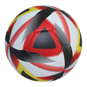 Ballon de football de performance taille 5 durable en gros pour l'entraînement et les matchs, logo personnalisé, utilisation toutes saisons, contrôle et vol améliorés - Product Image 5