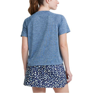 T-shirt vintage pour femme, style classique décontracté, toucher doux, haut de gamme pour un look intemporel au quotidien. - Product Image 4