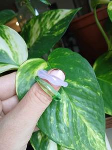 Bagues en résine faites à la main par des artisans – Bijoux tendance pour femmes, parfaits pour les occasions décontractées, la plage et les soirées – Commandes en gros - Product Image 3