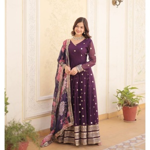 Nuevo Traje Anarkali de Georgette Sintética Pesada con Lentejuelas Zari y Duppata Larga para Bodas y Fiestas, Hecho de Georgette Sintética, Moda Fatema - Product Image 1