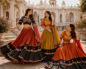 Lehenga Choli en soie rouge avec dupatta noir, tenue de mariage indienne traditionnelle, robe ethnique pour femmes, longueur au sol - Product Image 1