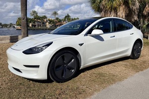 Tesla Model 3 2020 de Largo Alcance con Tracción en las Cuatro Ruedas - Product Image 2