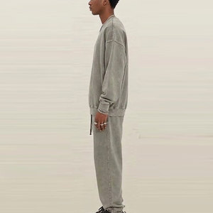 ชุดวอร์มแบบย้อมสีเอซิดสำหรับผู้ชาย พร้อมเสื้อสเวตเชิ้ตและกางเกงจ็อกเกอร์ ดีไซน์ทันสมัยและสวมใส่สบาย เหมาะสำหรับสตรีทแวร์ ลำลอง และออกกำลังกาย - Product Image 4