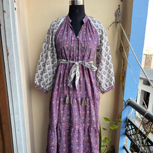 เดรสยาวผ้าฝ้ายพิมพ์ลายบล็อก รุ่นใหม่ล่าสุด สำหรับใส่หน้าร้อน ไซส์ใหญ่ คอวี แขนยาว สำหรับผู้หญิง - Product Image 1