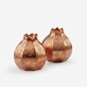 Élégants salières et poivrières en bois finition cuivre faites à la main, distributeur d'épices unique en or rose pour la décoration de table à la maison - Product Image 4