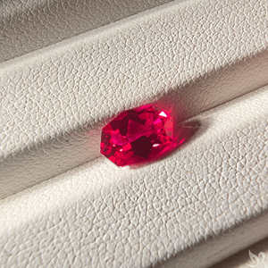 Rubis de laboratoire de 1,49 carat, taille octogonale, rouge vif, pierre précieuse non montée pour bague, pendentif et bijoux fins - Product Image 6