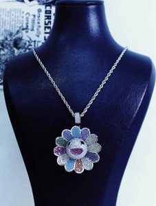 จี้รูปดอกไม้ประดับเพชรหลากสี RIZTA JEWELS  หินมอสซาไนต์  ชุบทอง 14K บนเงินแท้  ฝังแบบไมโคร  สไตล์ฮิปฮอป  เครื่องประดับสำหรับทุกเพศ - Product Image 3