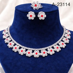 MOLL JEWELLERS Conjunto de Collar y Pendientes de Aleación de Zinc con Baño de Oro de 24K y Circonitas, Diseño Floral de Moda, para Mujer, Regalo para Fiesta de Compromiso o Boda - Product Image 3