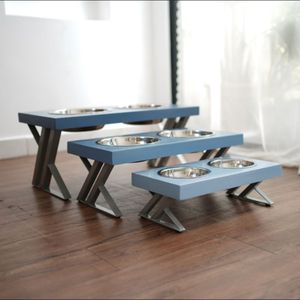 Soporte elevado para cuencos para perros, diseño de mesa de caballete de granja con dos cuencos de acero inoxidable - Product Image 1