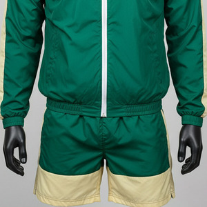 Conjunto Deportivo para Hombre, Chaqueta con Capucha Roja y Gris, Pantalones Cortos con Cintura Elástica, Estilo Deportivo, Transpirable y Ecológico - Product Image 6