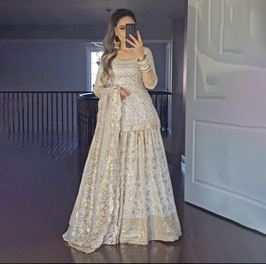 Ensemble Lehenga et Dupatta ethnique indien extrême en faux georgette avec broderie de sequins de 9 mm, robe de soirée à prix de gros - Product Image 1