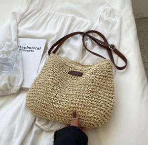 Complement your sunny weather outfits with this charming Natural yarn <b>bag</b> featuring a <b>soft</b> slouchy shape and <b>leather</b> details tod - Product Image 2