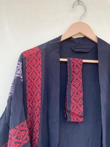 Fabuloso Kimono de Sari reciclado de seda crepé hecho a mano, gasa estampada negra para su estilo indio hecho a mano - Product Image 5