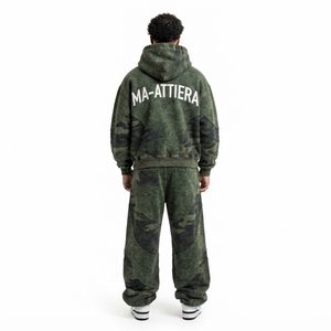 Conjunto de Sudadera con Capucha y Pantalones Deportivos de Camuflaje Verde para Hombre, Corte Holgado, Estilo Urbano, Personalizable OEM ODM, Venta al Por Mayor - Product Image 2