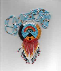 Ensemble collier et boucles d'oreilles en perles traditionnelles avec motifs artistiques pour tenues ethniques et occasions de célébration - Product Image 1