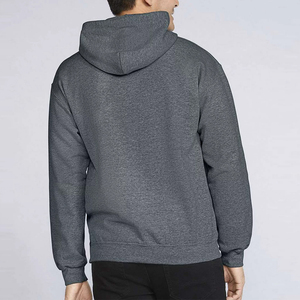 เสื้อฮู้ดผู้ชาย OEM สำหรับฤดูหนาว ผ้าคุณภาพดีที่สุด พร้อมโลโก้ที่ปรับแต่งได้ และลายพิมพ์เรียบๆ ที่คอเสื้อ - Product Image 3