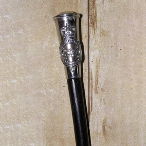 ไม้เท้าสัญลักษณ์ยศจ่าสิบเอกสำหรับขบวนพาเหรด ราคาประหยัด ผลิตโดยซันจโตร่า แมนูแฟคเจอริ่ง ผลิตในปากีสถาน ไม้เท้าสัญลักษณ์ยศจ่าสิบเอกแบบสั่งทำพิเศษ ปี 2025 - Product Image 6