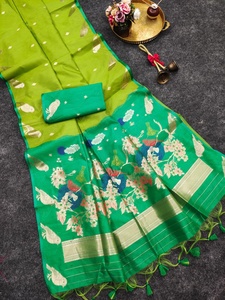 Sari Tradicional Indio de Seda Khadi con Bordado y Lentejuelas, Elegante Vestido Étnico para Novias y Bodas - Product Image 3