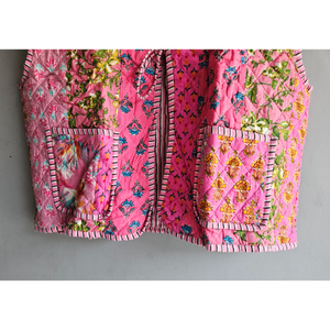 Gilet matelassé rose à fleurs sans manches, fait main en patchwork de coton, style bohème pour femme, cadeau d'automne pour elle - Product Image 5