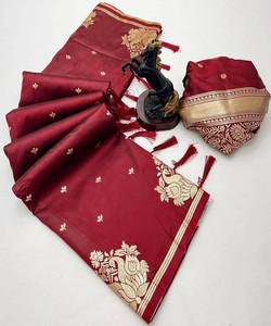 Sari de Seda Color Granate con Bordado Dorado, Traje Tradicional Indio para Bodas, Estilo Banarasi, Sari Largo Hasta el Suelo para Mujer - Product Image 3