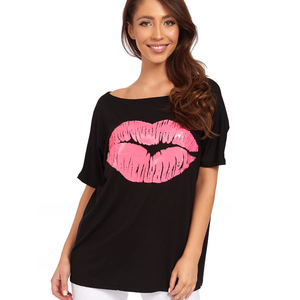 Camiseta de manga corta con cuello redondo para mujer, corte regular, estampado de besos, blusa informal de verano hasta la rodilla, de lona - Product Image 2