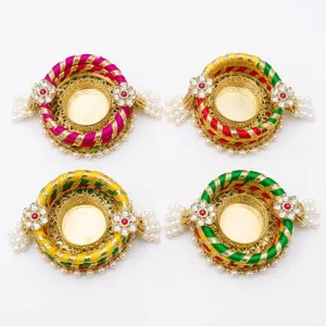 Portavelas Redondo Hecho a Mano con Adornos de Perlas, Porta Diya Multicolor para Actividades Religiosas - Product Image 5