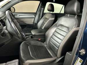 Volkswagen Atlas Cross Sport V6 SEL Premium R-Line 4Motion d'occasion 2021 - Product Image 4