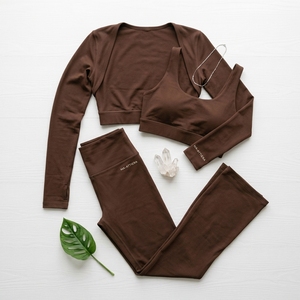 Ensemble de yoga marron uni pour femme : Crop top sans manches et leggings évasés taille mi-haute – Tenue de sport deux pièces pour gym et fitness - Product Image 5