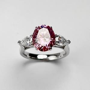 Bague en or 14K/18K avec diamant taille émeraude et pierre centrale – Bijoux fins élégants d'un fournisseur indien – Prix usine - Product Image 1