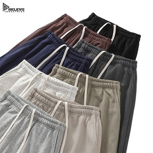 Pantalon de survêtement épais pour homme – Joggers en coton uni, coupés et cousus, modèle stock - Product Image 1