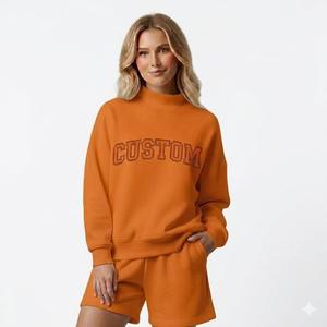 Ensemble streetwear pour femmes, col montant décontracté, manches longues et short au-dessus du genou, polyester/coton, molleton respirant et écologique - Product Image 1