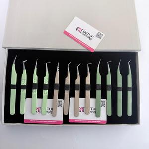 Juego de Pinzas para Pestañas GETUP BROSONS IMPEX de Acero Inoxidable de Precisión Antiestático de 10 mm con Caja con Logotipo 90/Dolphin/Boot - Product Image 1