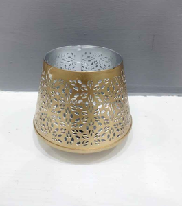 Soporte votivo de hierro cilíndrico con diseño láser de corte botánico hecho para centros de curación holísticos o altares - Product Image 1