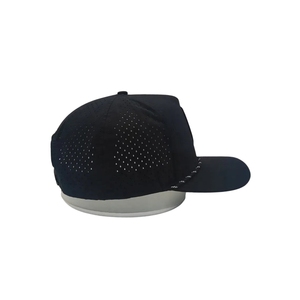 Gorra de Golf Transpirable e Impermeable de Fabricante Confiable, con Perforaciones Láser, Estructurada, de 6 Paneles, Cierre a Presión, Bordado Negro Completo - Product Image 4