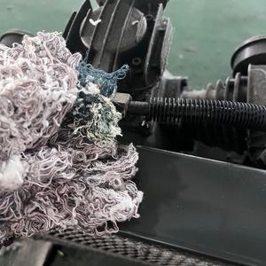Déchets de fil de coton recyclé de qualité supérieure, fibres douces pour le nettoyage industriel, l'essuyage et l'absorption d'huile, disponibles à la vente - Product Image 2