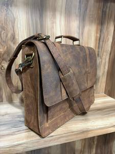 Maletín de Cuero Genuino Vintage para Hombre |   Bolso bandolera para portátil de cuero hecho a mano |   Maletín de Negocios para Oficina |   Logotipo Personalizado OEM OD - Product Image 3